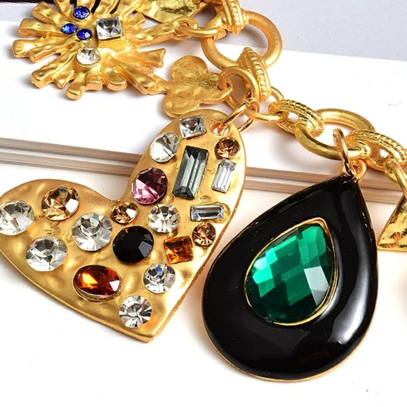 "Charm" Statement Link Charm Bracelet, gold - Picture 7 of 8